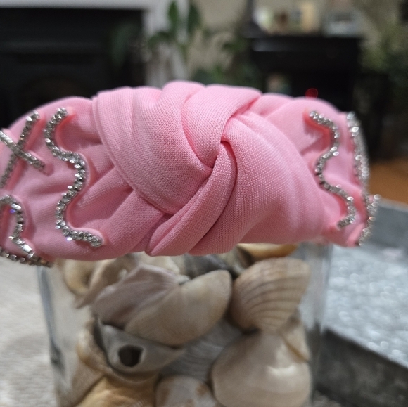 NWT HEART RHINESTONE KNOTTED HEADBAND PINK - Picture 3 of 5
